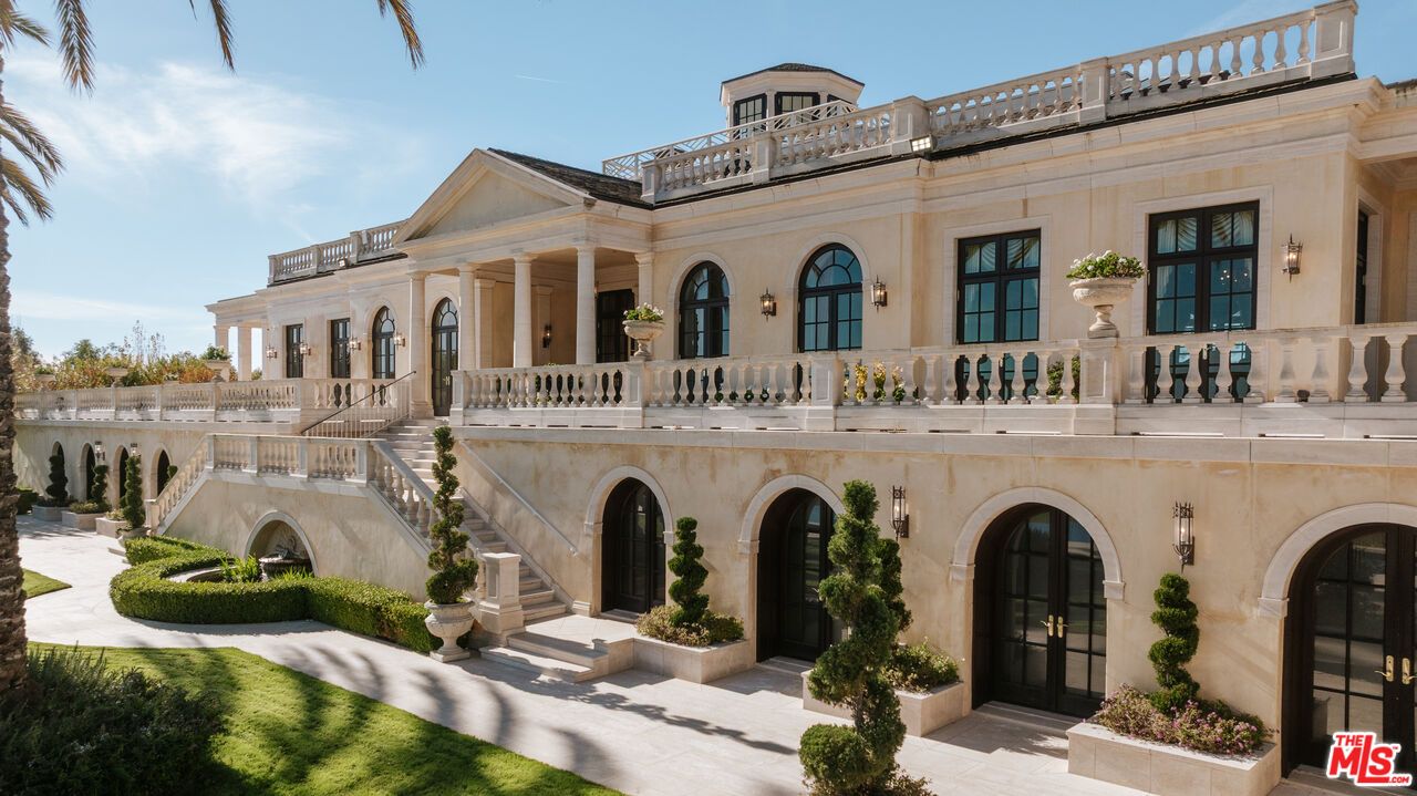 Exterior, Facade, French Provincial