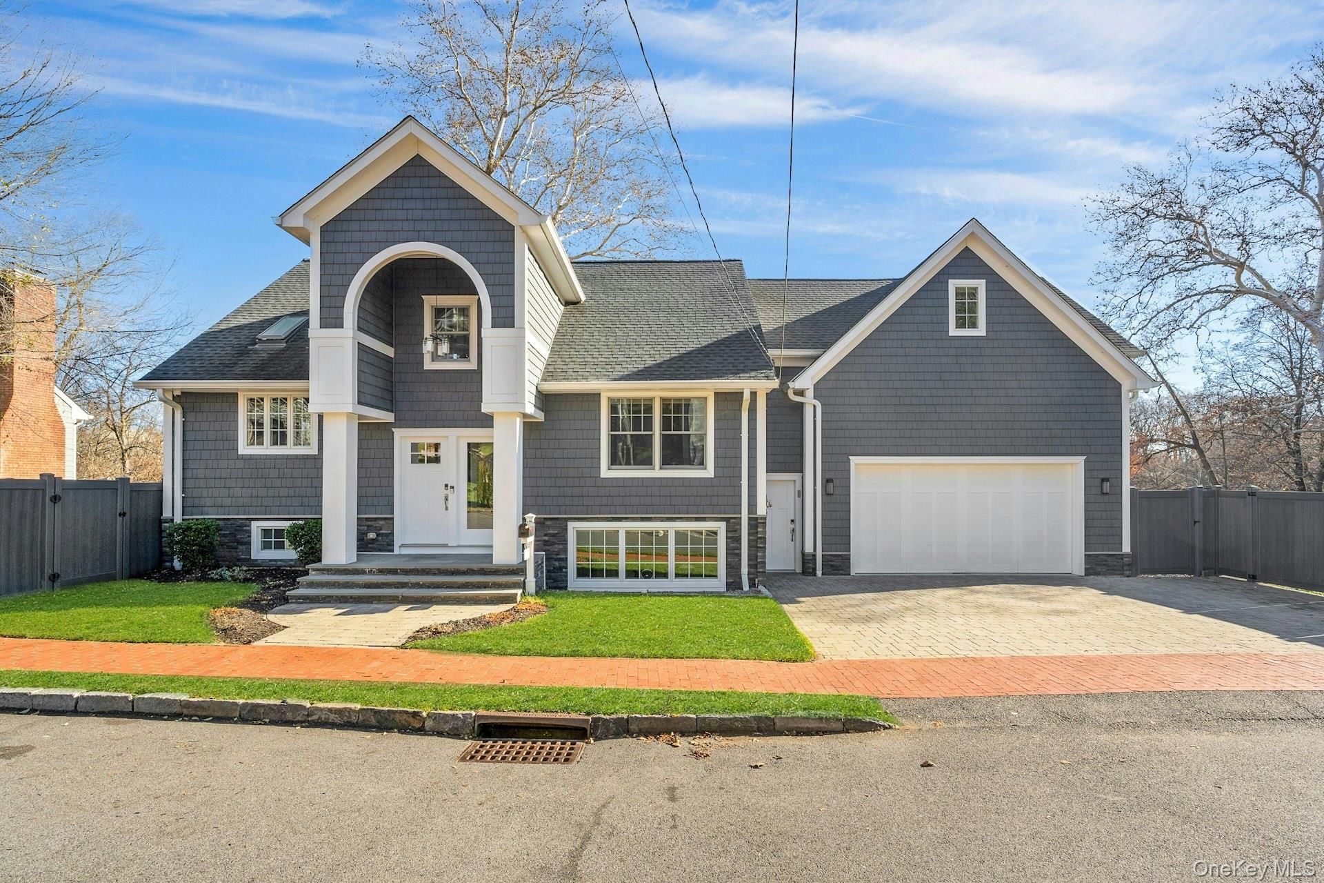 Attached, Exterior, Facade, Farmhouse