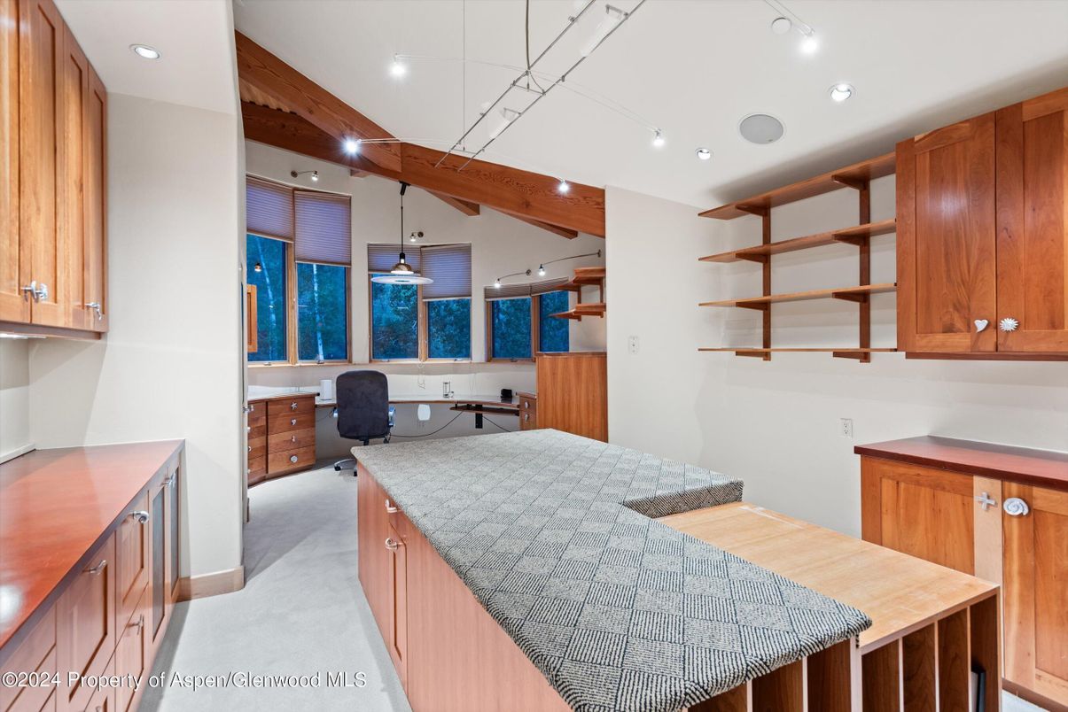 Interior, Pendant Lights, Recessed Lighting, Wooden Beams