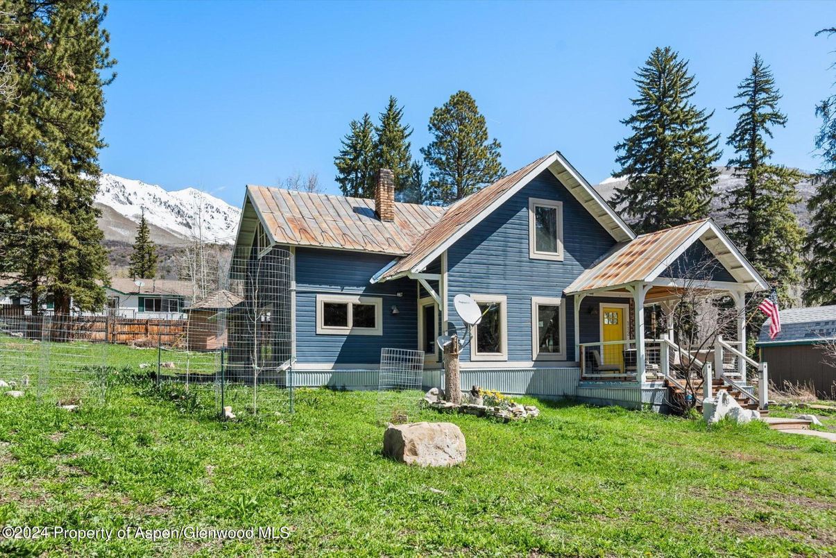 Backyard, Exterior, Facade, Log Home