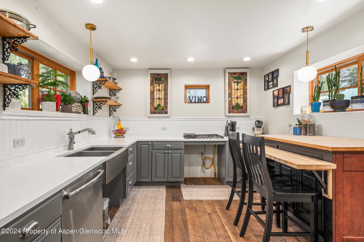 Interior, Kitchen, Pendant Lights, Recessed Lighting, Wood Texture Flooring
