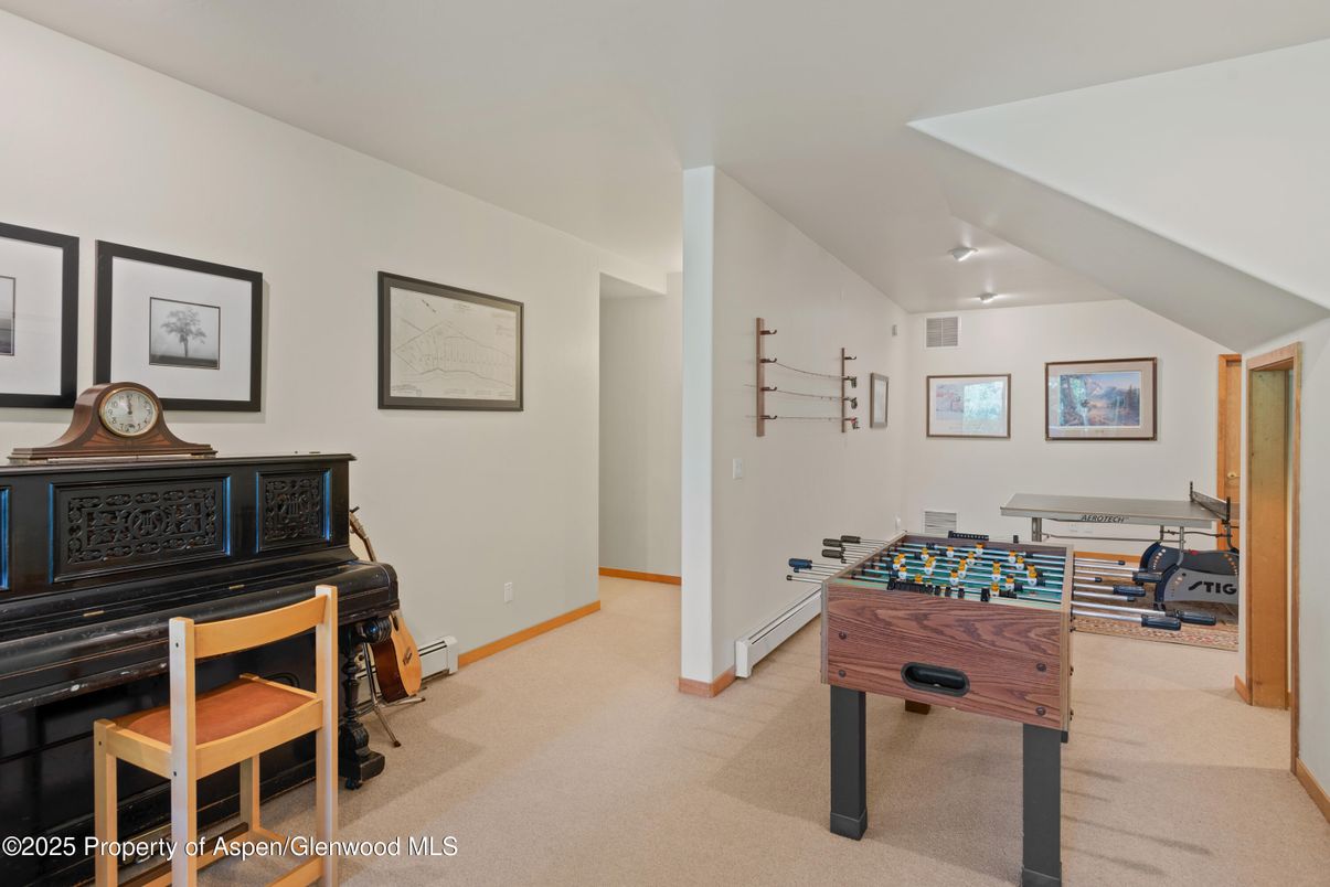 Game Room, Interior, Piano