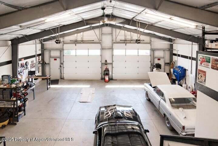 Garage, Interior