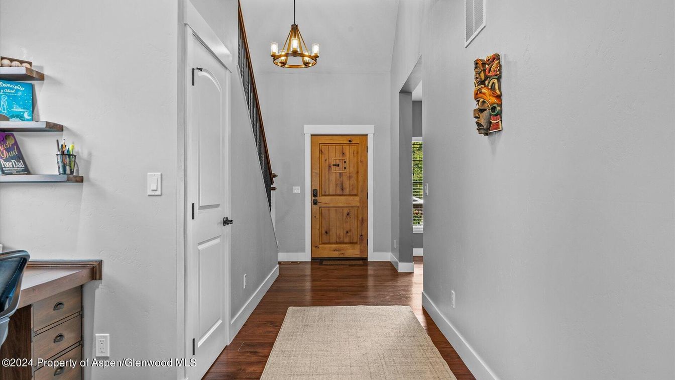 Interior, Pendant Lights, Wood Texture Flooring