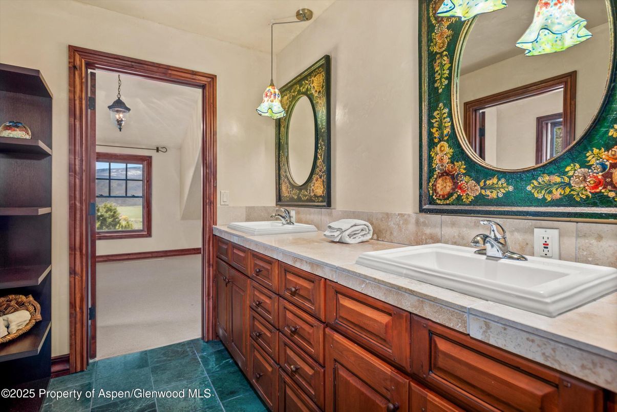 Bathroom, Dual Sink Vanities, Interior, Pendant Lights