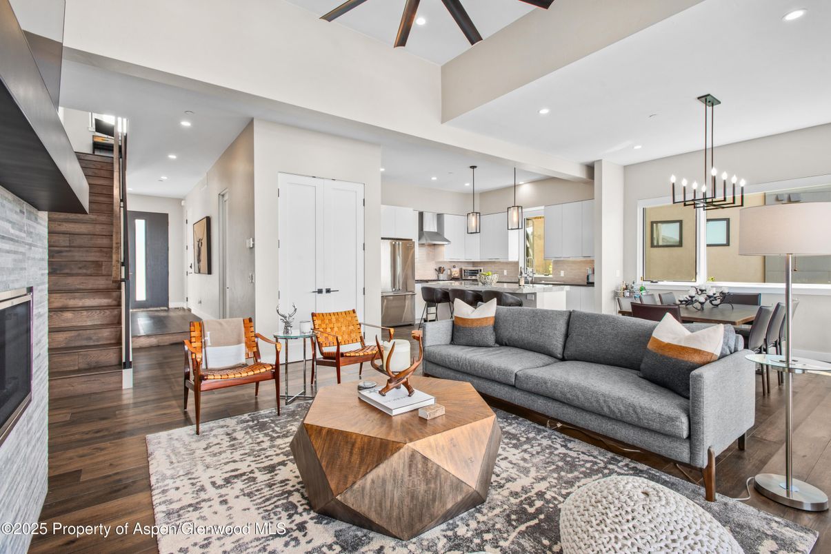 Dining room, Interior, Kitchen, Living room, Pendant Lights, Recessed Lighting, Stainless Steel Appliances, Wood Texture Flooring