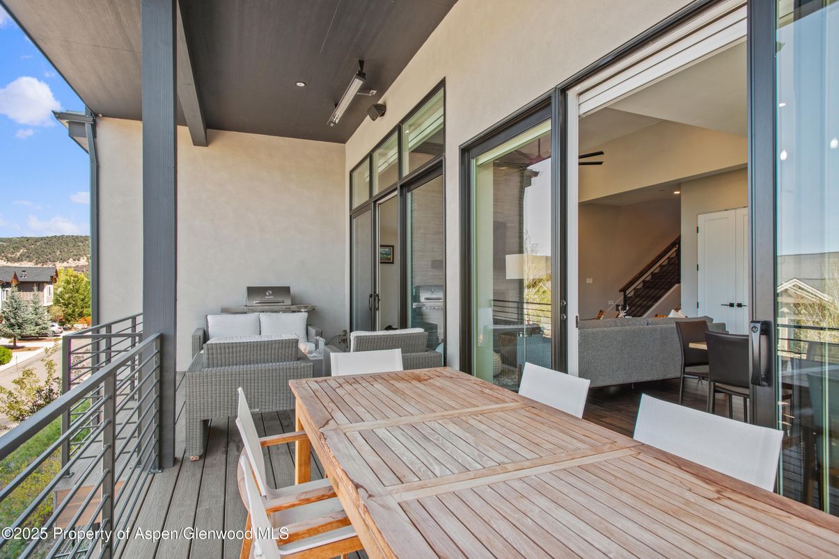Exterior, Outdoor Kitchen