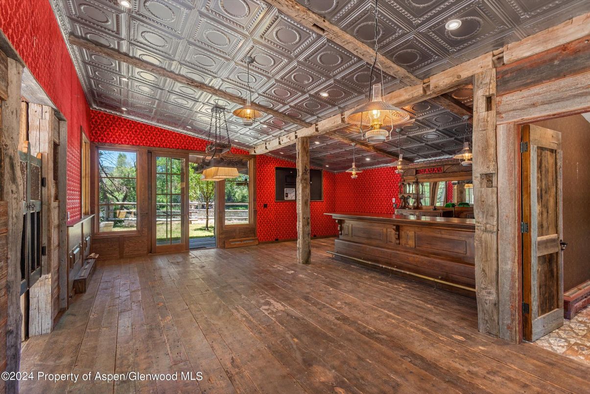 Interior, Pendant Lights, Recessed Lighting, Wood Texture Flooring