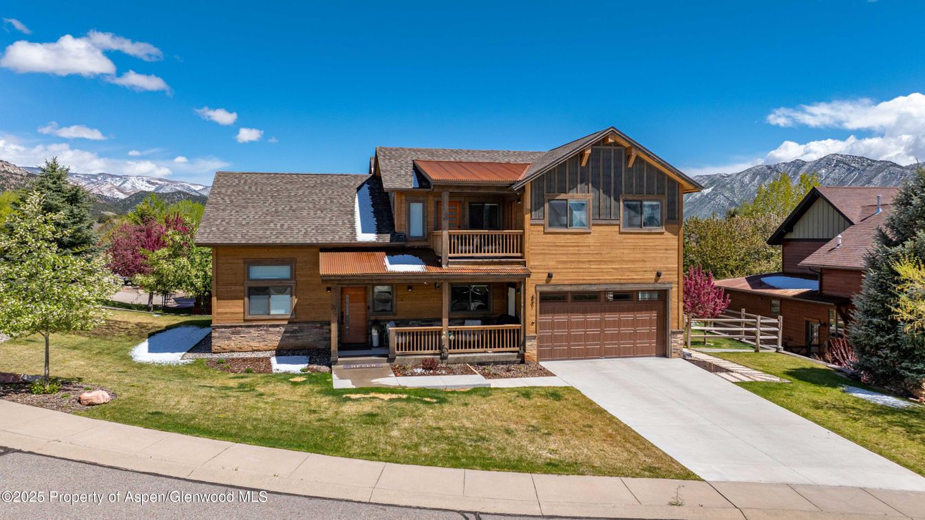 Attached, Exterior, Facade, Log Home