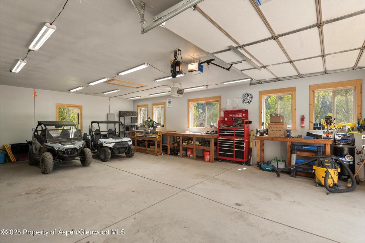 Garage, Interior