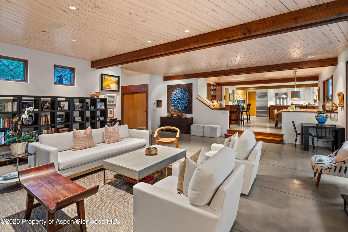 Dining room, Interior, Living room, Pendant Lights, Recessed Lighting, Wooden Beams, Wooden Ceilings