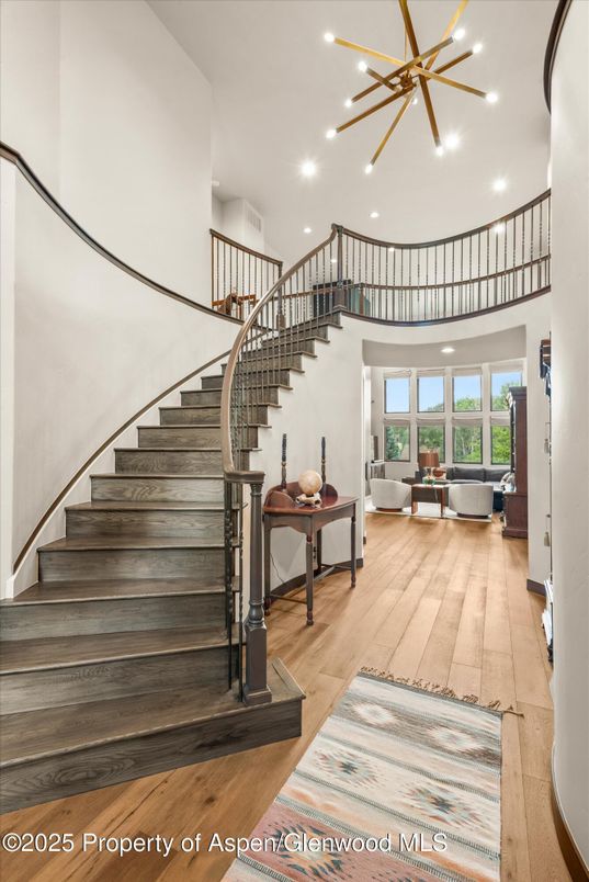 Interior, Living room, Pendant Lights, Recessed Lighting, Wood Texture Flooring