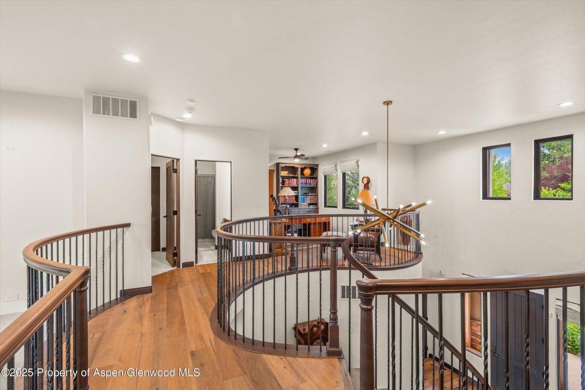 Interior, Pendant Lights, Recessed Lighting, Wood Texture Flooring