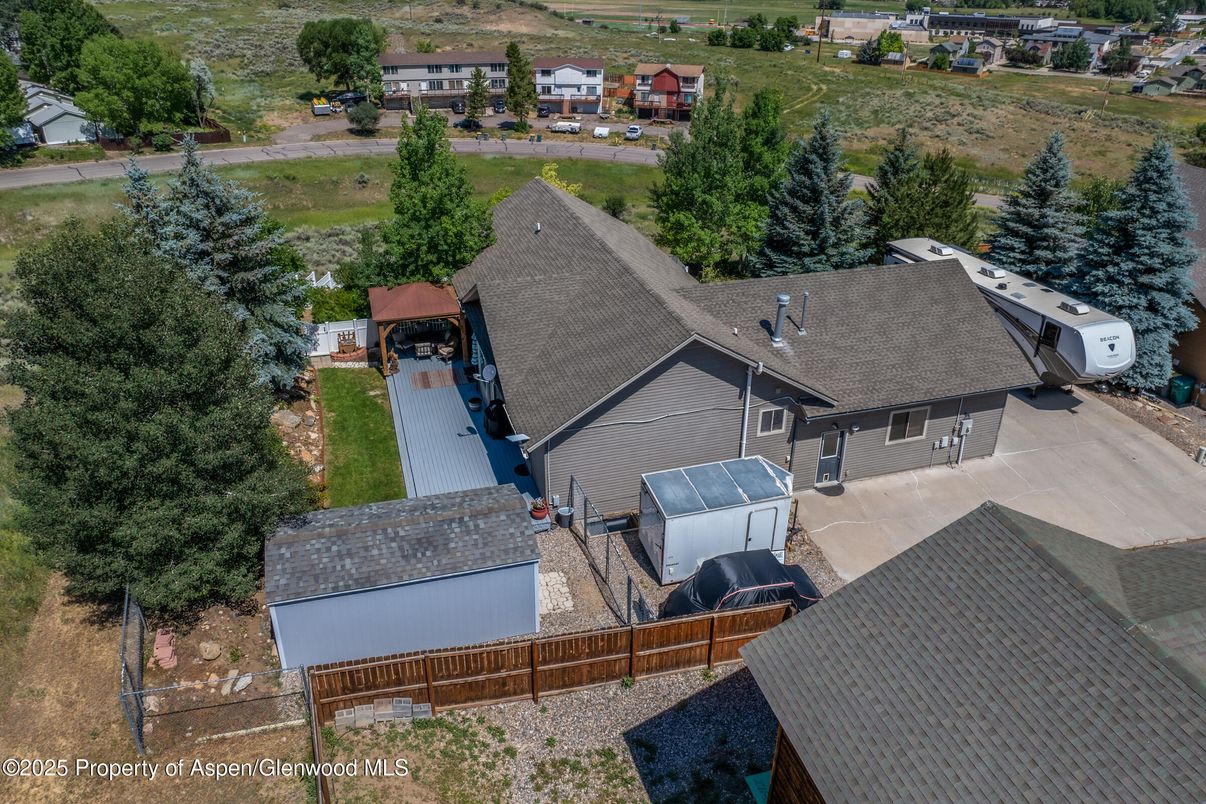 Exterior, Drone