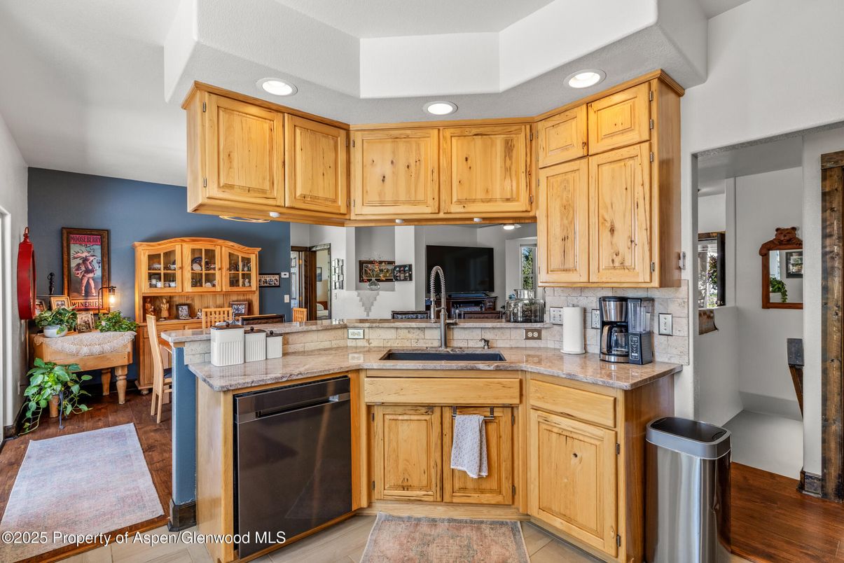 Dining room, Interior, Kitchen, Recessed Lighting, Wood Texture Flooring