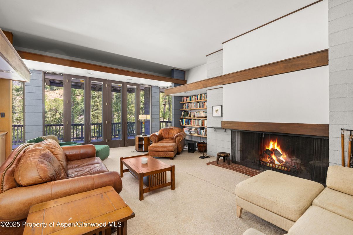 Fireplace, Interior, Living room