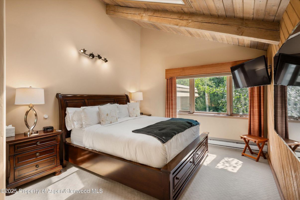 Bedroom, Interior, Wooden Beams, Wooden Ceilings