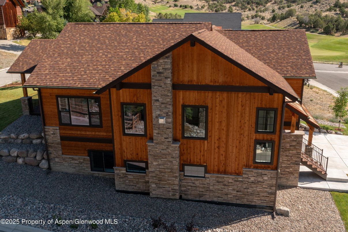Exterior, Facade, Log Home