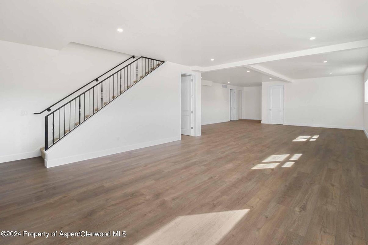 Empty room, Interior, Recessed Lighting, Wood Texture Flooring