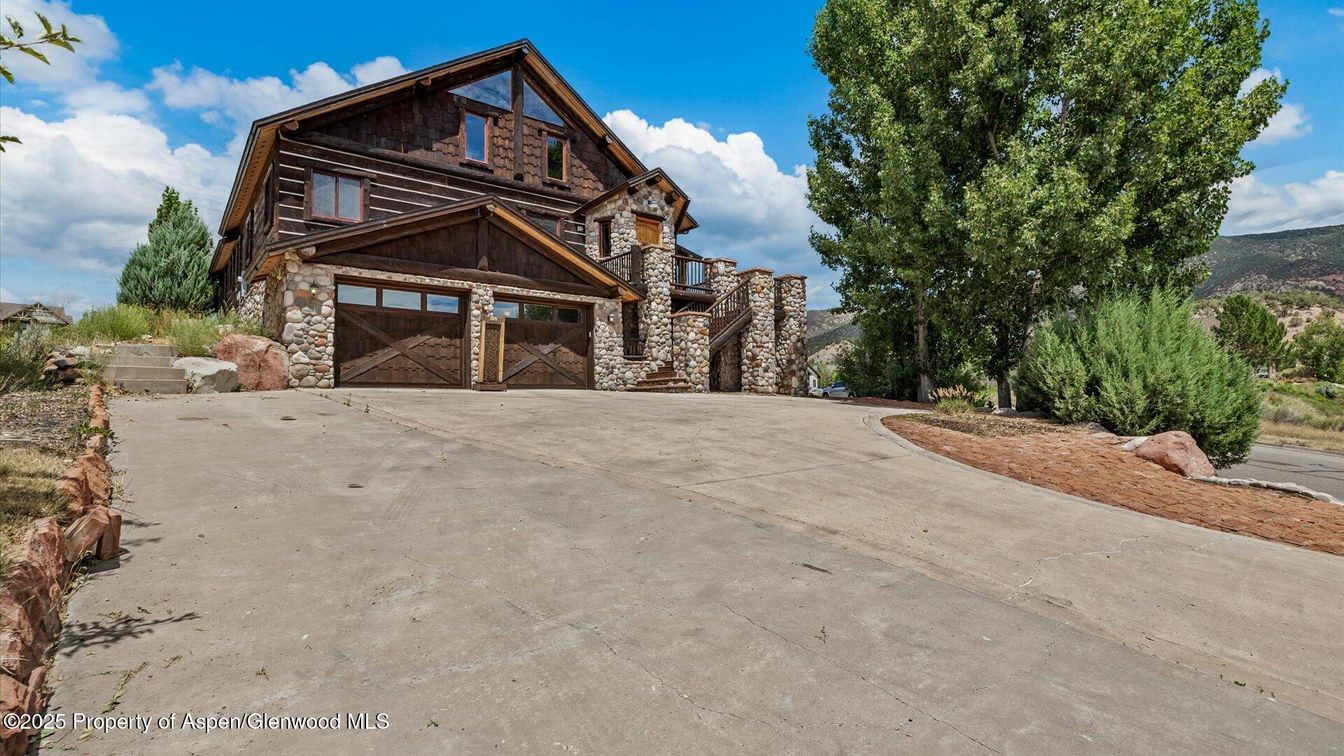 Attached, Exterior, Facade, Log Home
