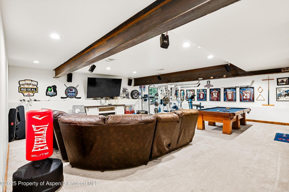Billiard Table, Game Room, Interior, Living room, Recessed Lighting