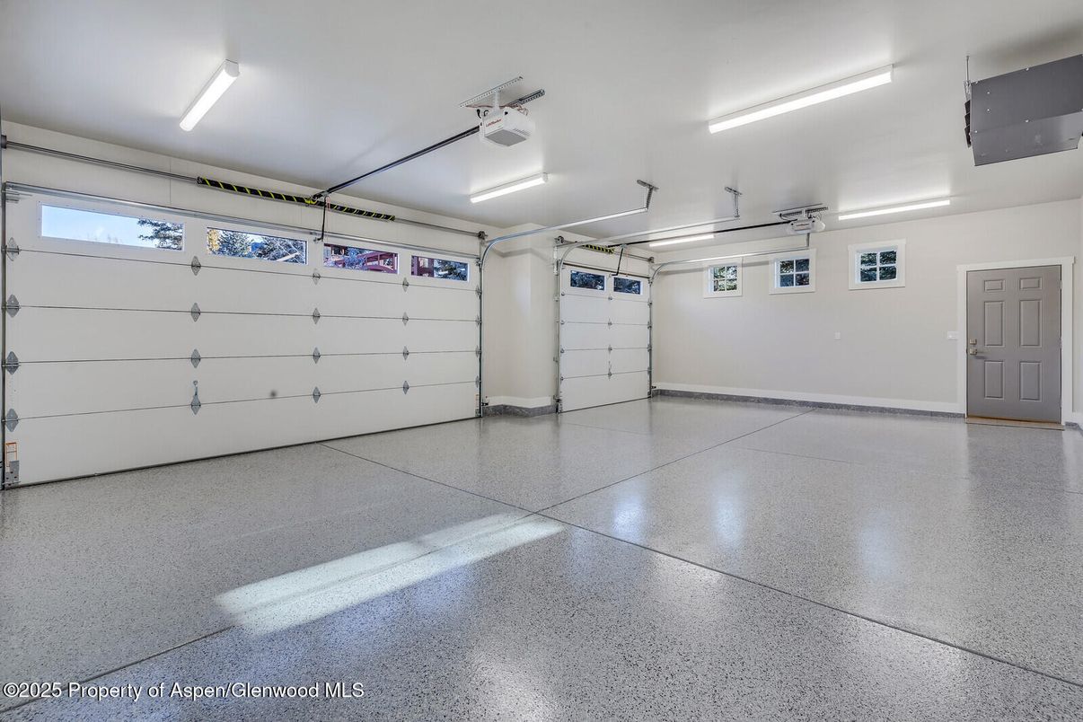 Garage, Interior
