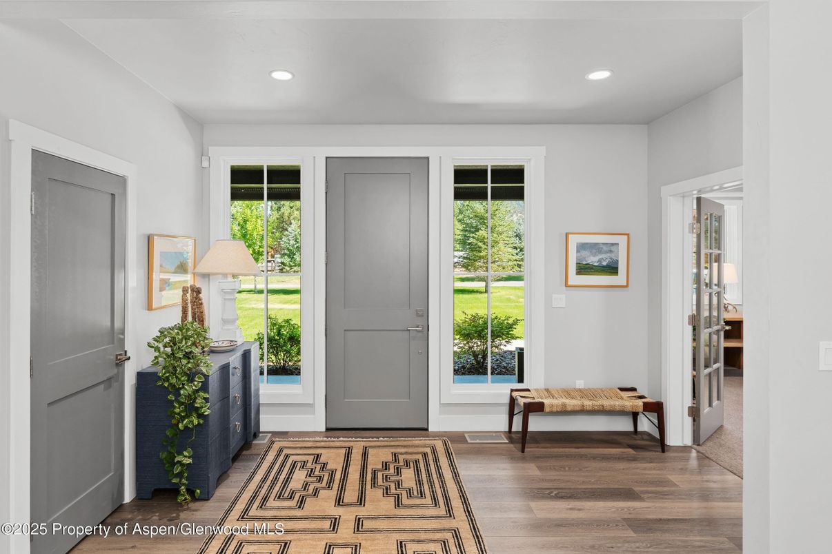 Interior, Recessed Lighting, Wood Texture Flooring
