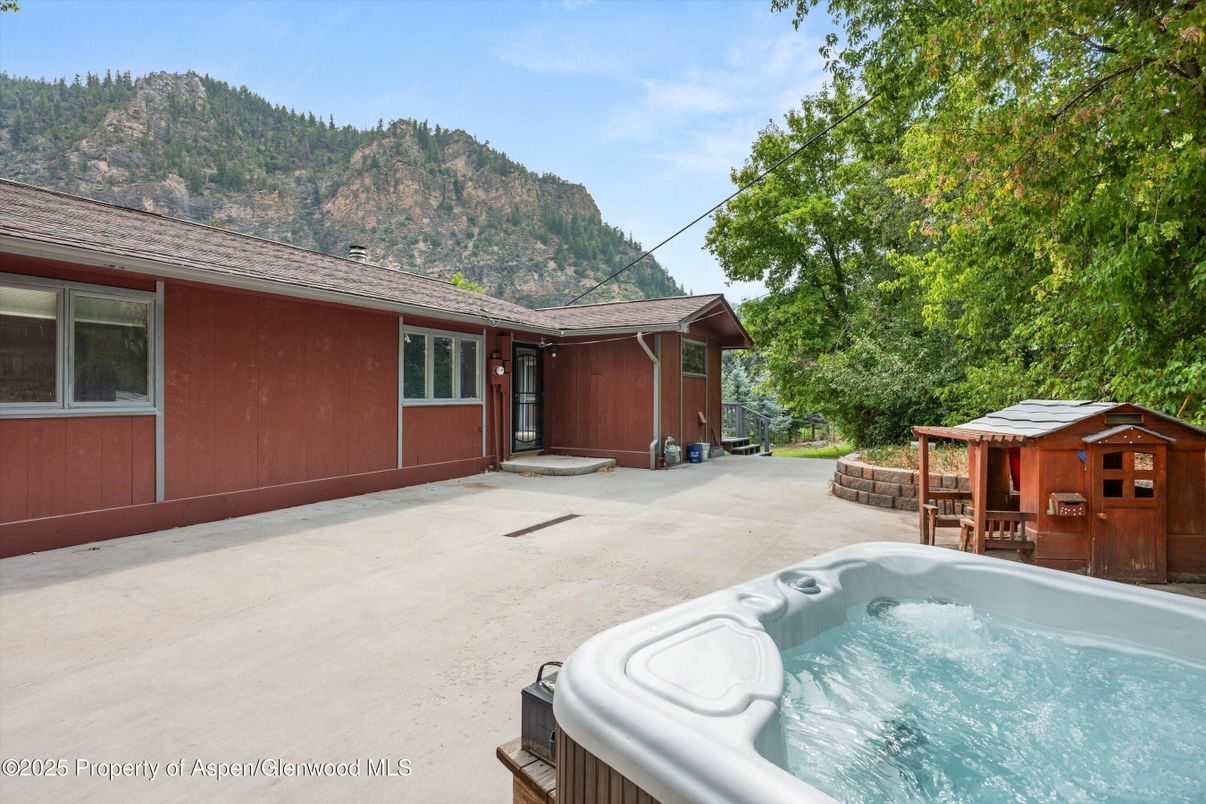 Backyard, Exterior, Hot Tub