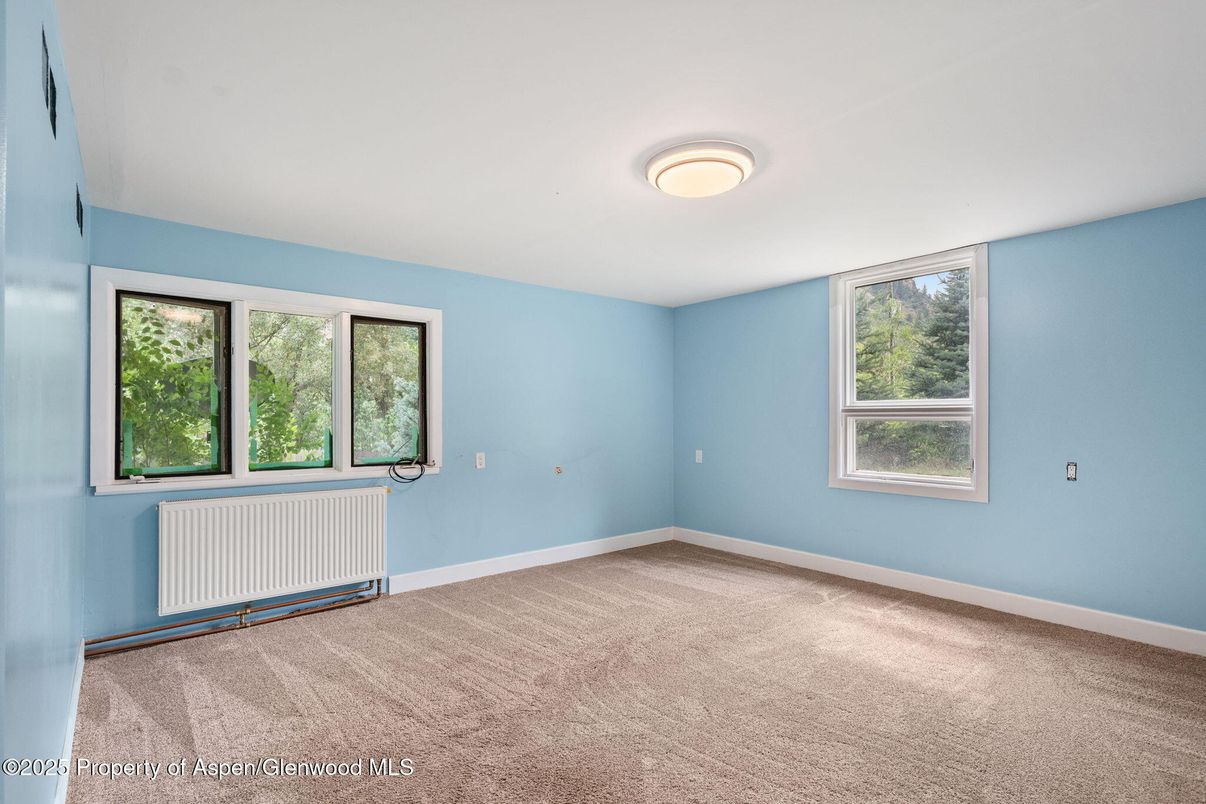 Empty room, Interior