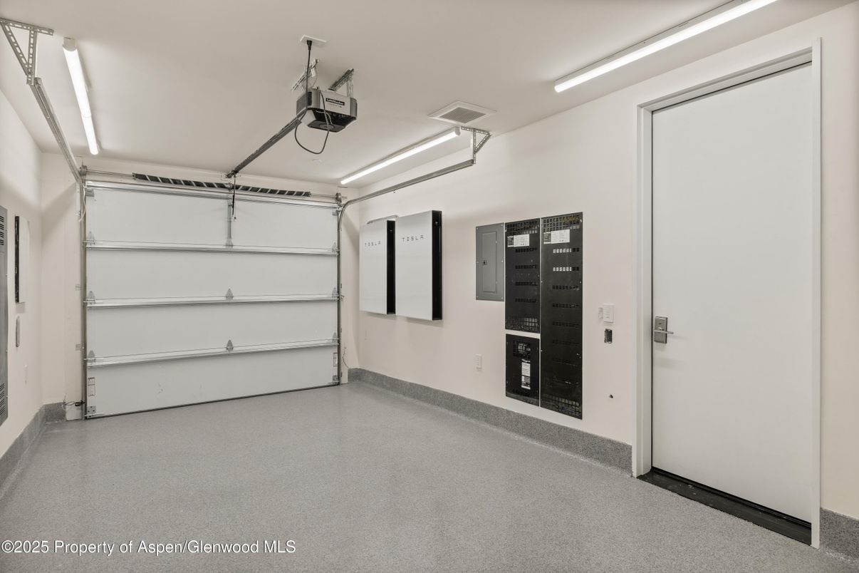 Garage, Interior