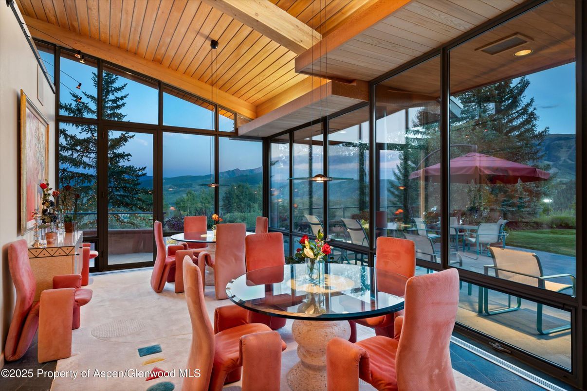 Dining room, Interior, Sun Room, Wooden Beams, Wooden Ceilings