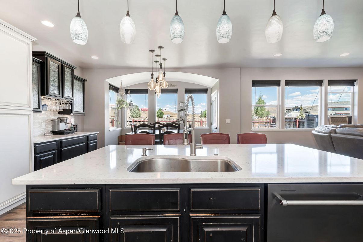 Dining room, Interior, Kitchen, Pendant Lights, Recessed Lighting, Wood Texture Flooring