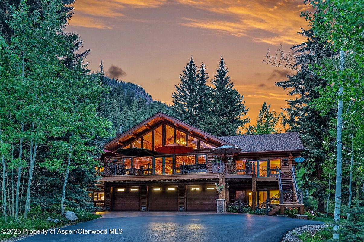 Attached, Exterior, Facade, Log Home