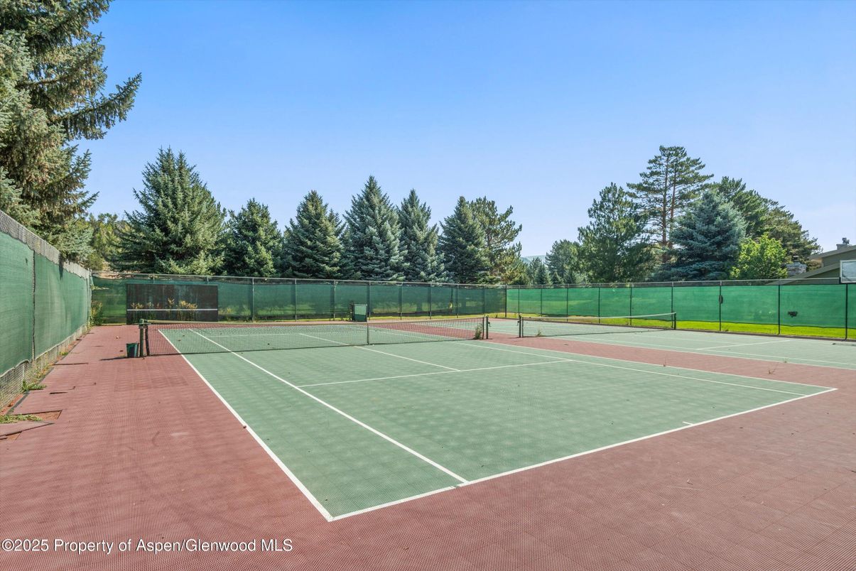 Exterior, Tennis Courts