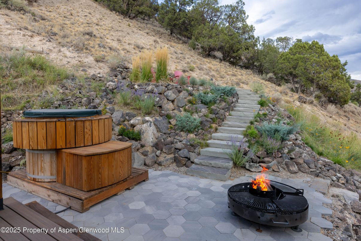 Exterior, Hot Tub