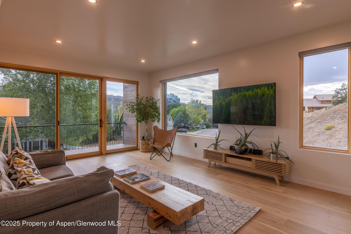 Interior, Living room, Recessed Lighting, Wood Texture Flooring