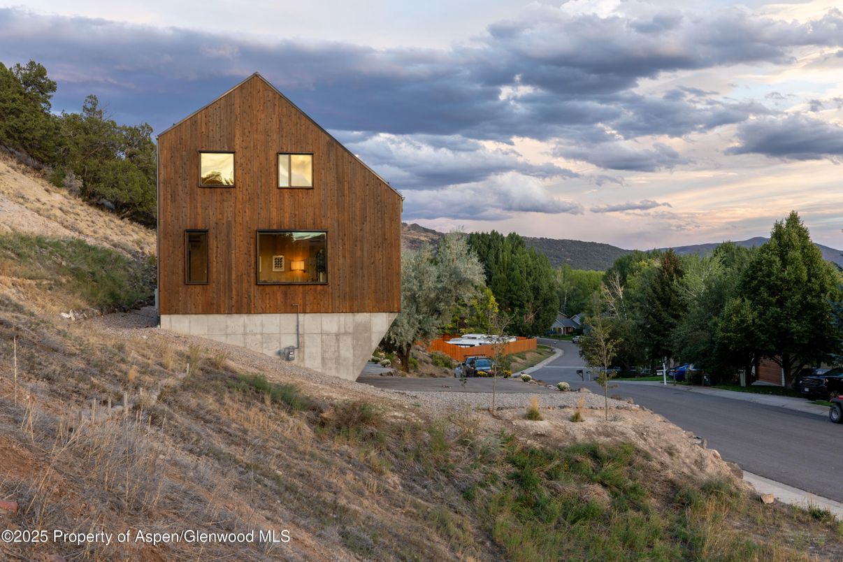 Exterior, Facade, None