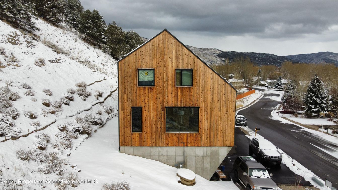 Exterior, Facade, None