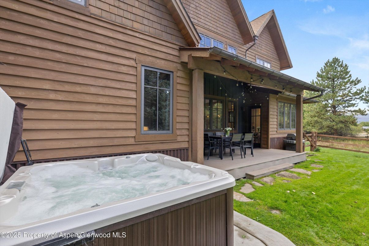 Backyard, Exterior, Hot Tub
