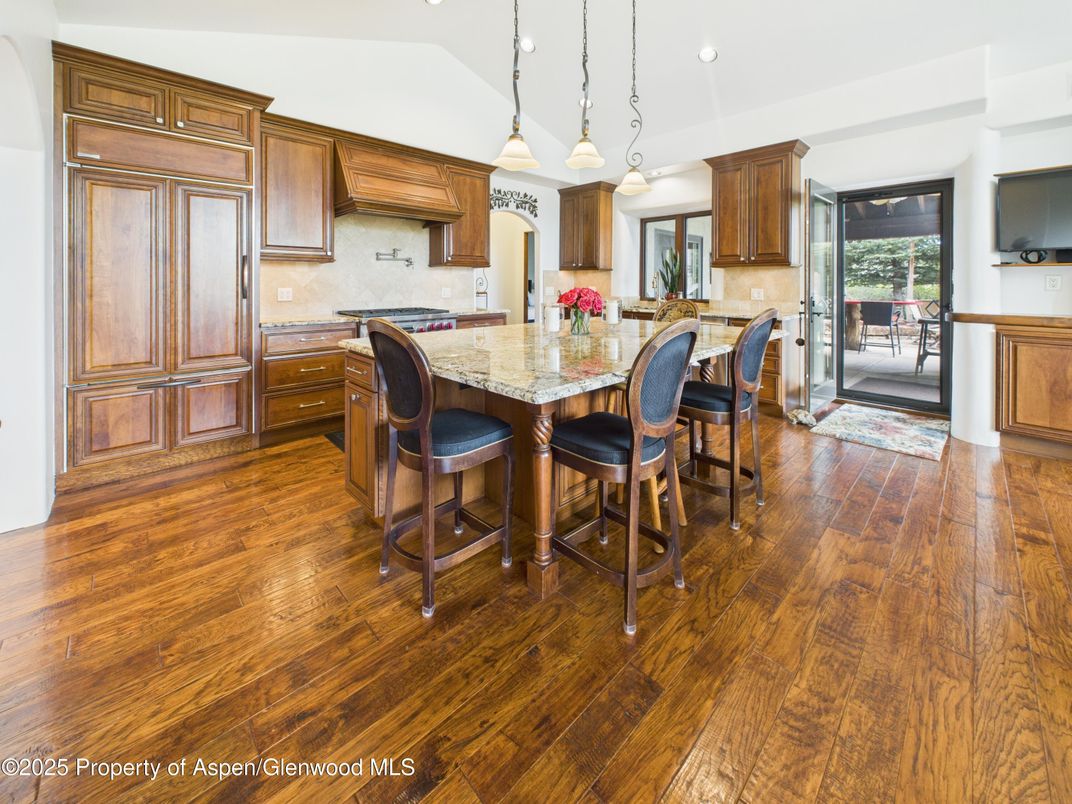 Dining room, Interior, Kitchen, Pendant Lights, Recessed Lighting, Wood Texture Flooring