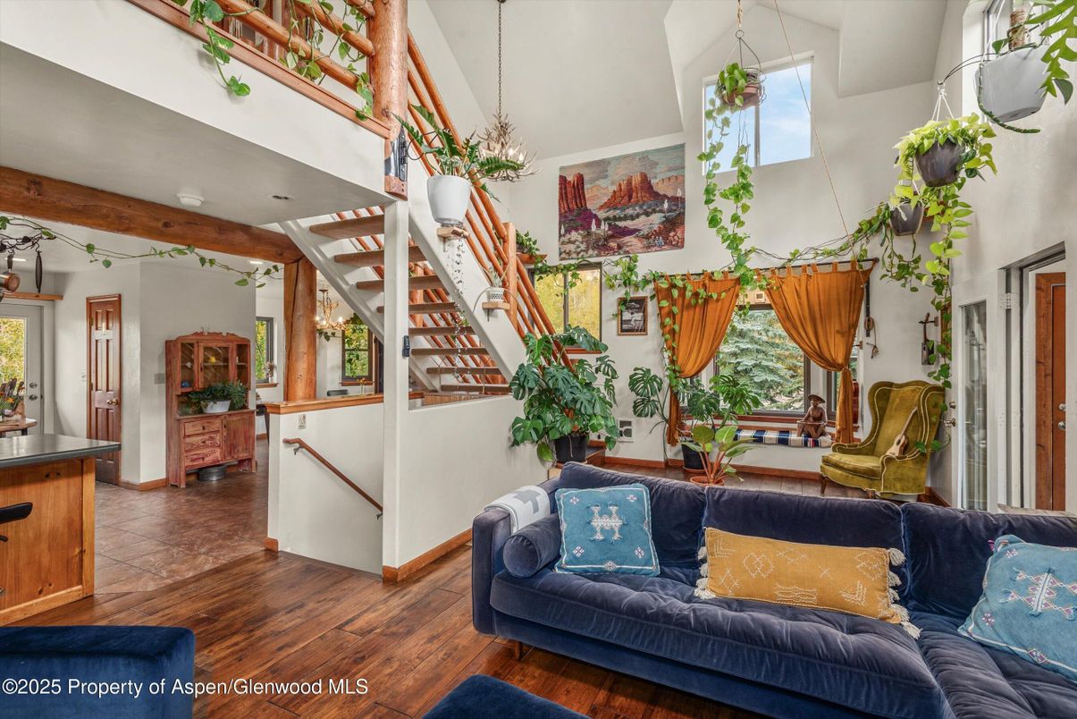 Interior, Living room, Pendant Lights, Wood Texture Flooring