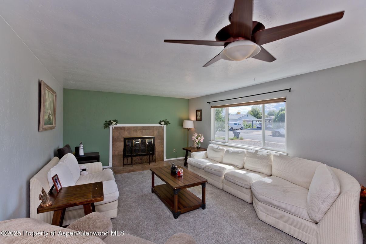 Fireplace, Interior, Living room