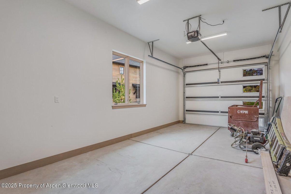 Garage, Interior