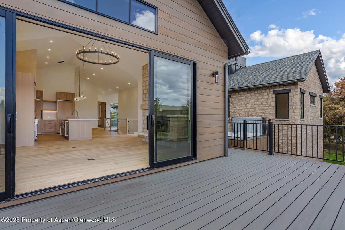 Exterior, Outdoor Kitchen