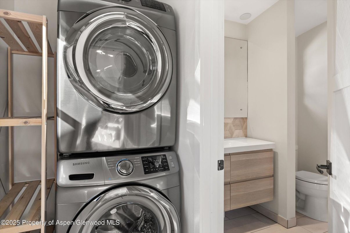 Bathroom, Interior, Utility Closets, Washer