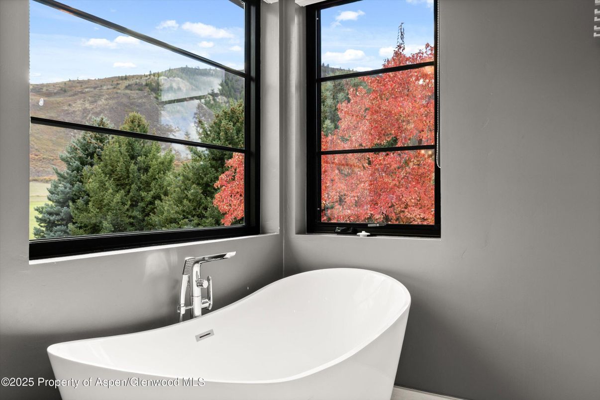 Bathroom, Free Standing Baths, Interior