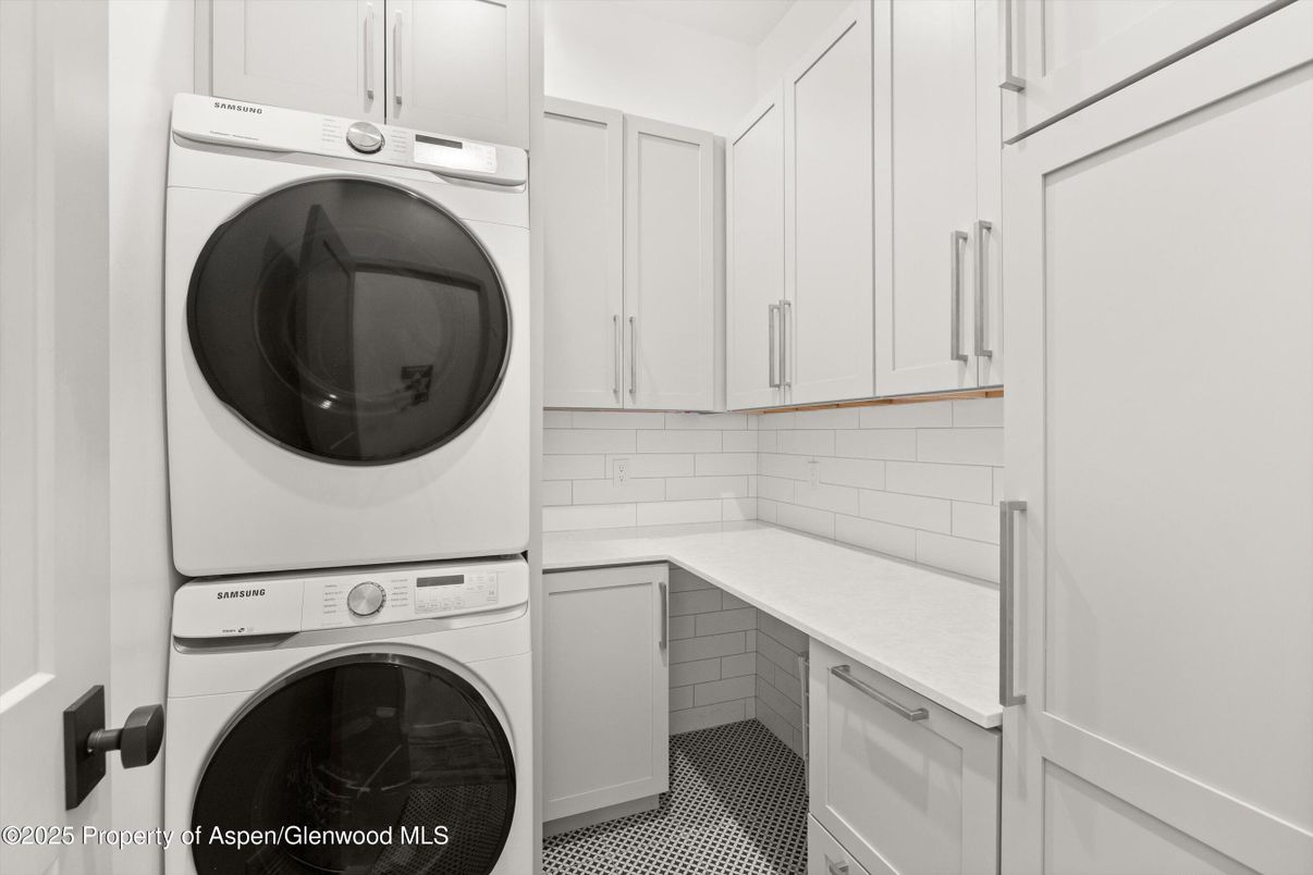 Interior, Utility Closets, Washer