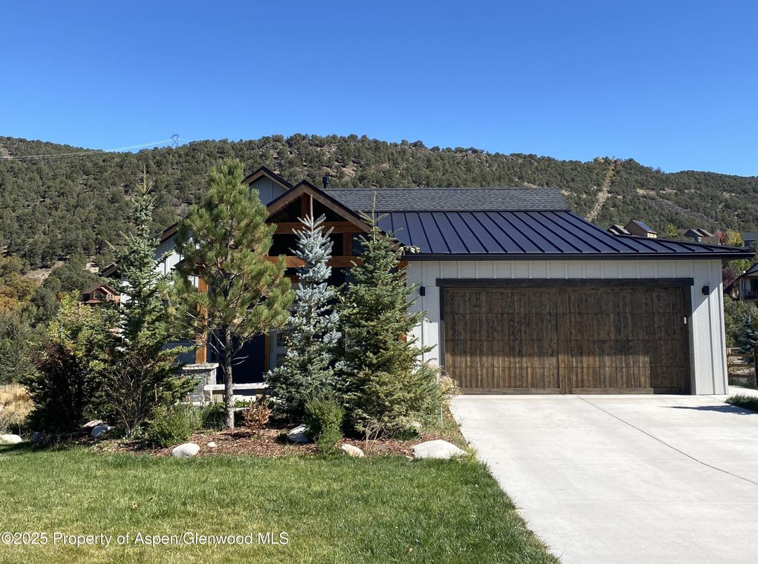 Detached Garage, Exterior