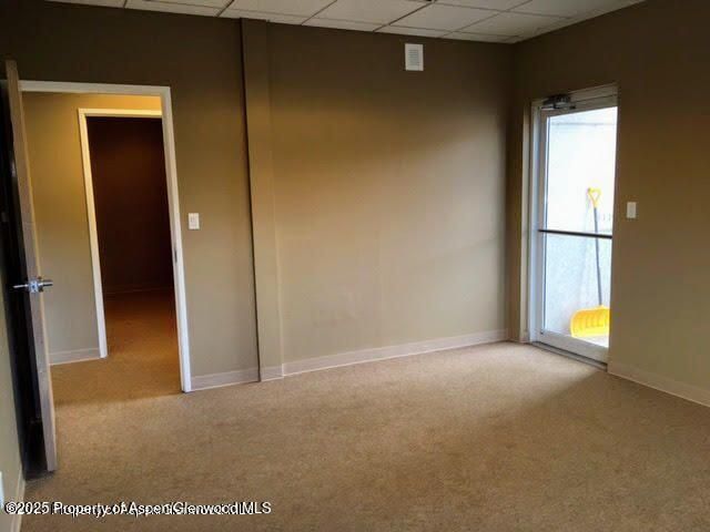 Empty room, Interior