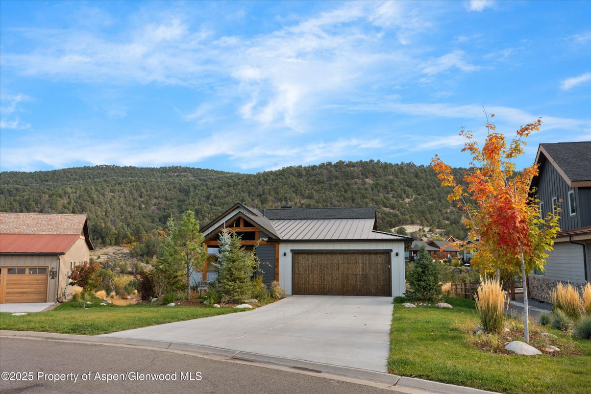 Attached, Detached Garage, Exterior, Facade, Ranch